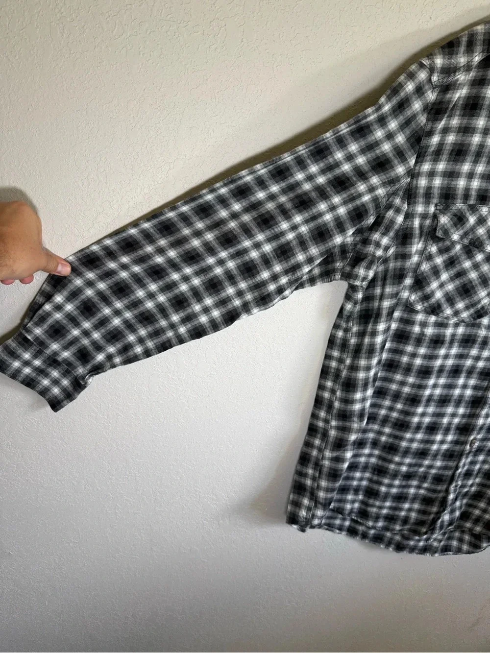 Men’s XL Tall Black and White Duluth Trading Company Workman’s Casual Flannel